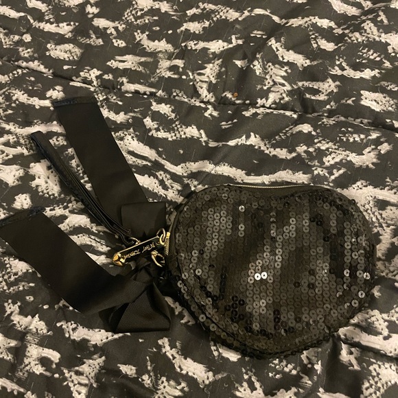 Betsy Johnson small black heart clutch - Picture 2 of 2